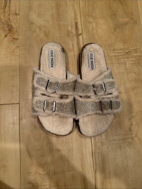 Steve Madden Beige Faux-Fur Crystal Buckle Slide Sandals